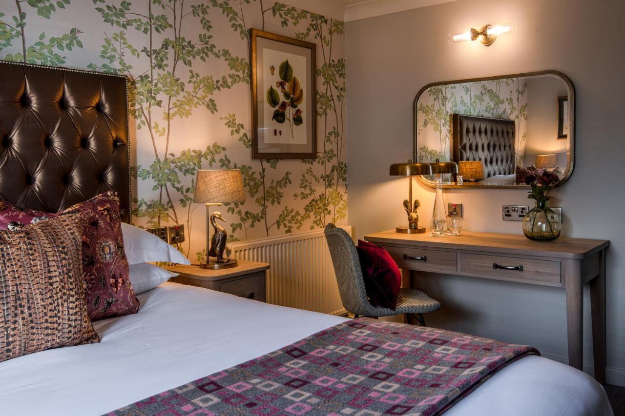 Hotel The Millstone, Mellor Blackburn  Exteriér fotografie A bedroom at The Swan