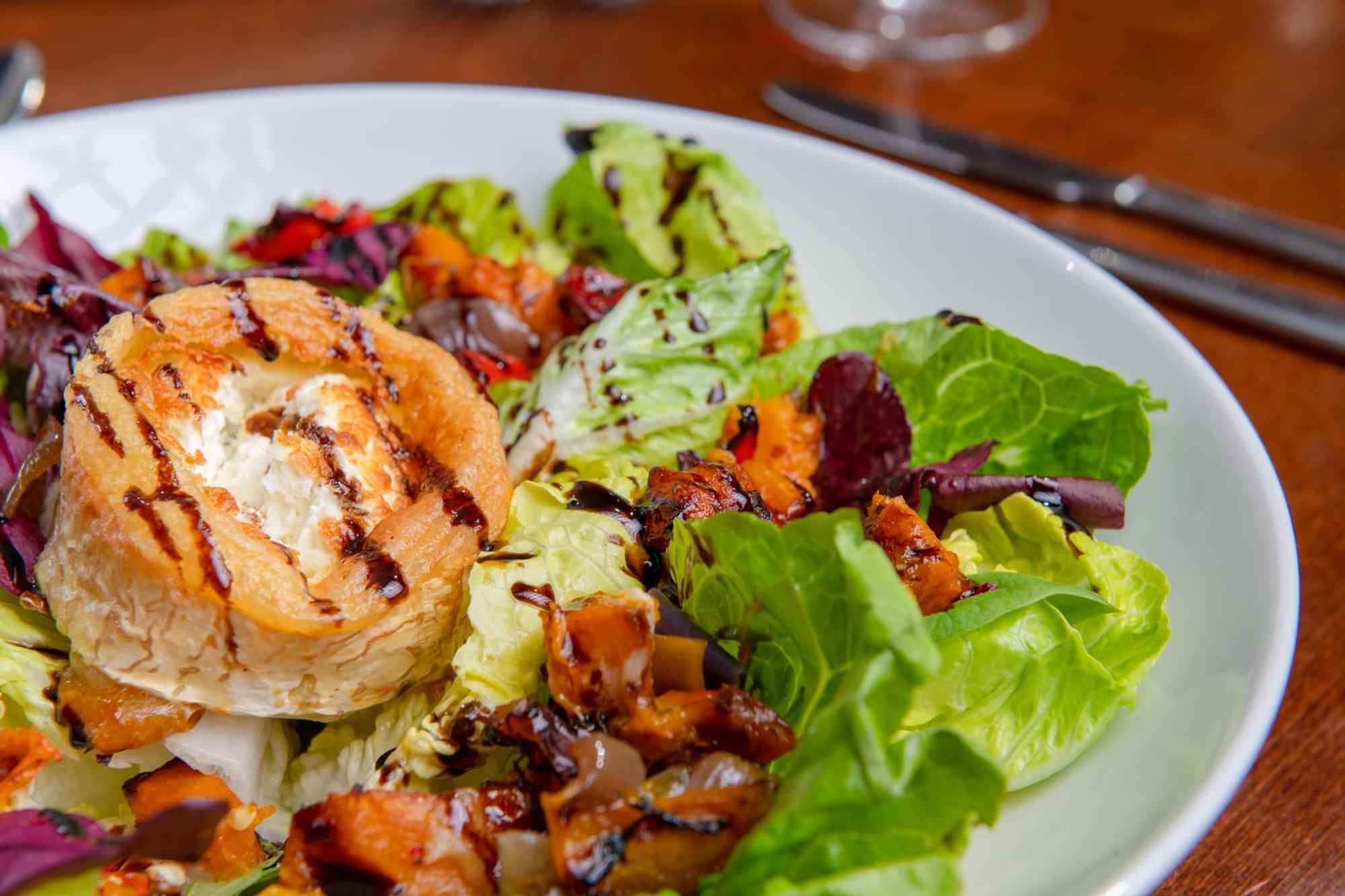 Hotel The Millstone, Mellor Blackburn  Exteriér fotografie A salad with goat's cheese