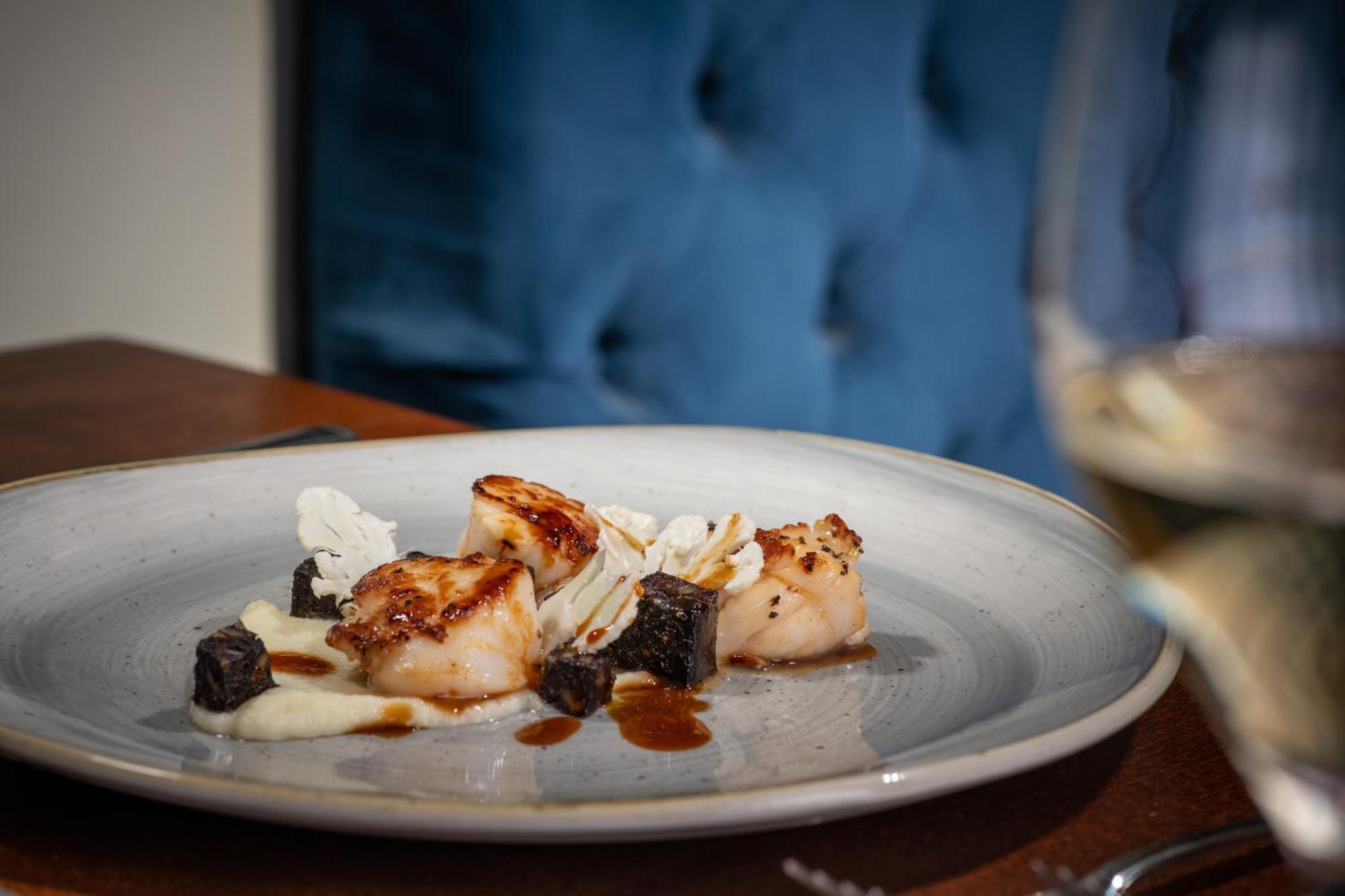 Hotel The Millstone, Mellor Blackburn  Exteriér fotografie Scallops with black garlic