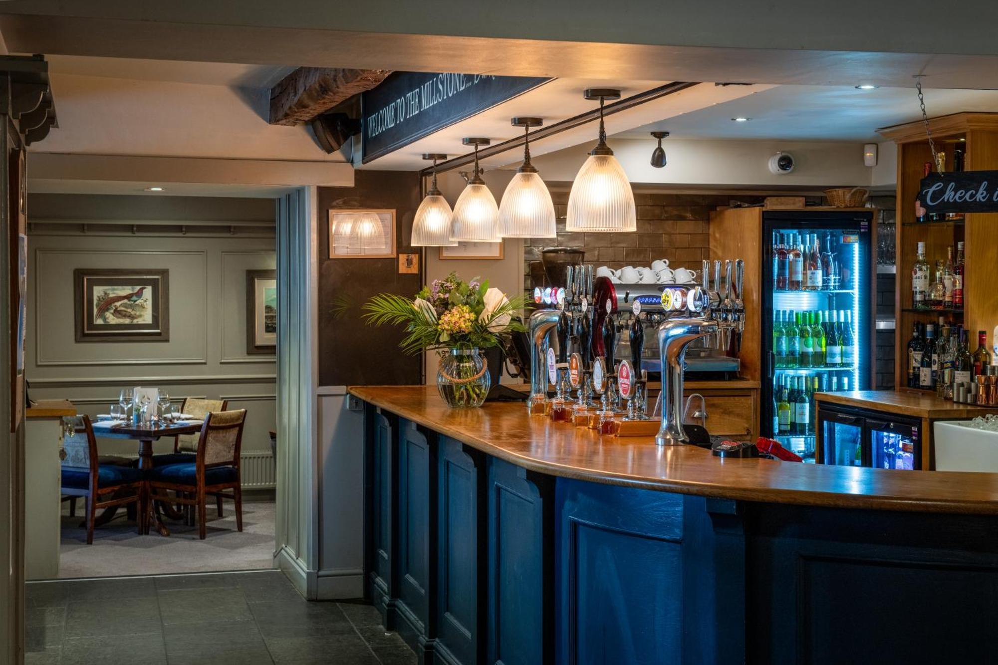 Hotel The Millstone, Mellor Blackburn  Exteriér fotografie The bar at The Old Mill