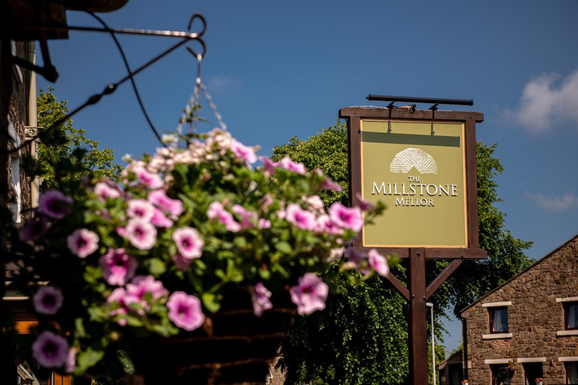 Hotel The Millstone, Mellor Blackburn  Exteriér fotografie The Millstone Inn