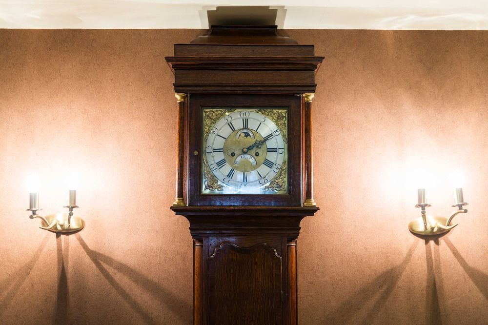 Hotel The Millstone, Mellor Blackburn  Exteriér fotografie The Longcase Clock