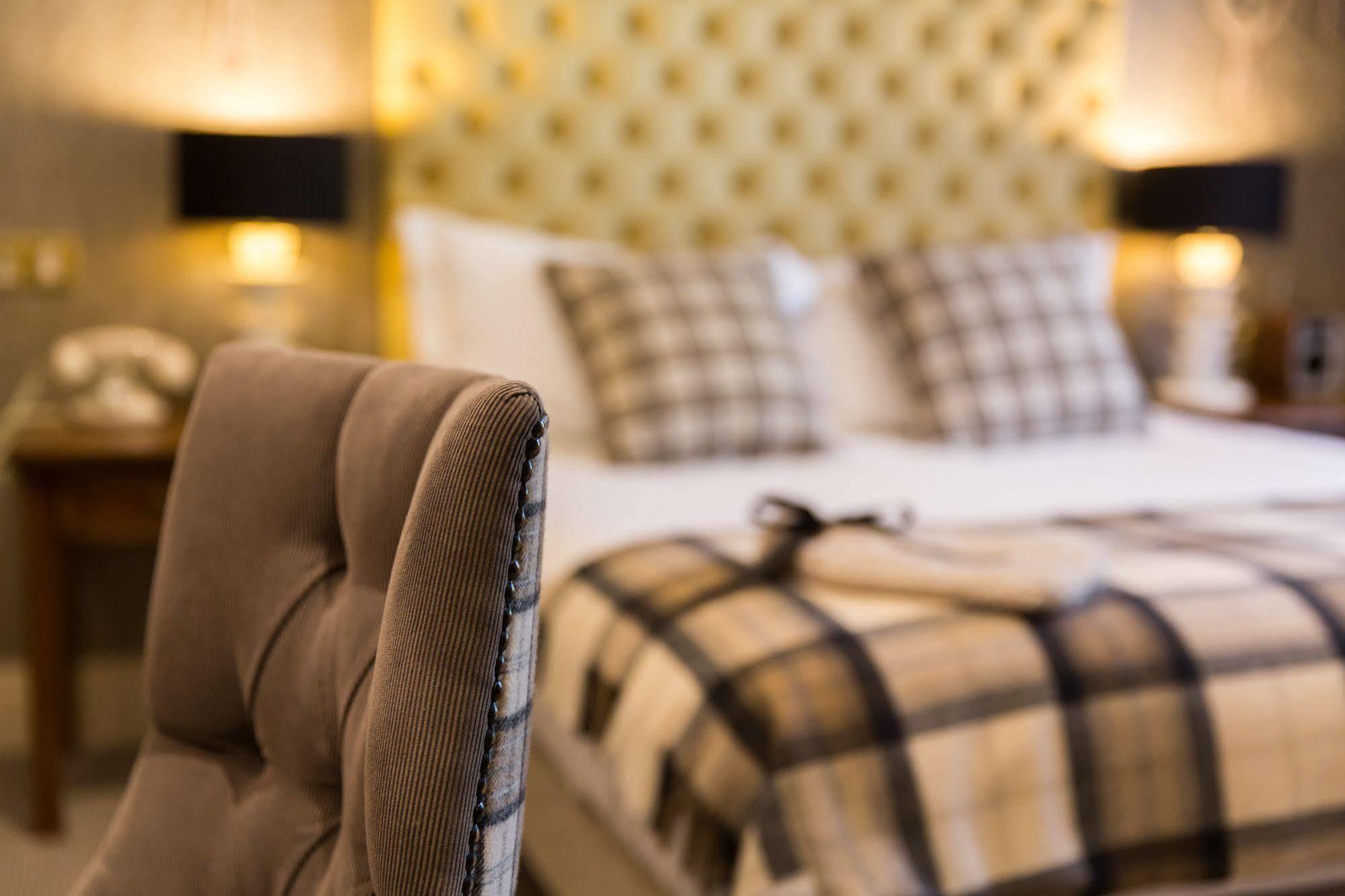 Hotel The Millstone, Mellor Blackburn  Exteriér fotografie A bedroom at the hotel