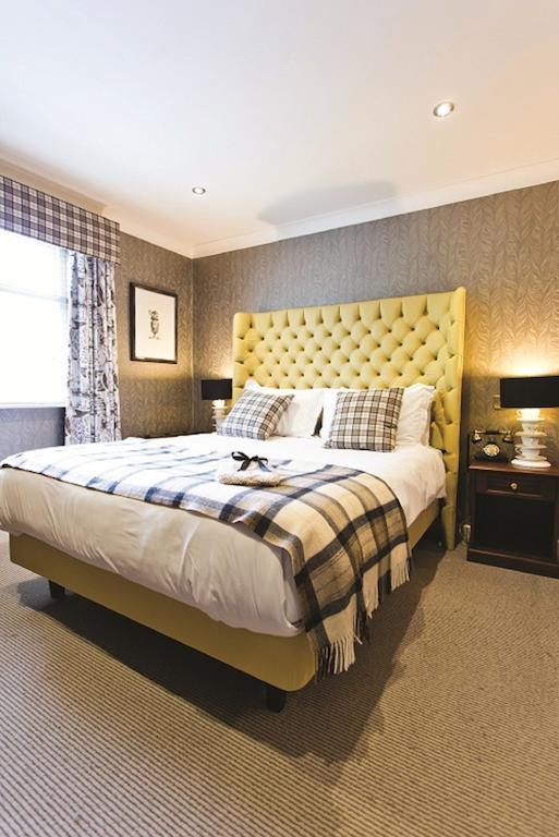 Hotel The Millstone, Mellor Blackburn  Exteriér fotografie A bedroom at the hotel